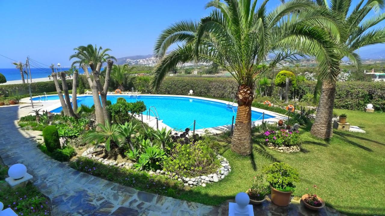 Апартаменты Stella Maris - Sleeps 4 Нерха Экстерьер фото