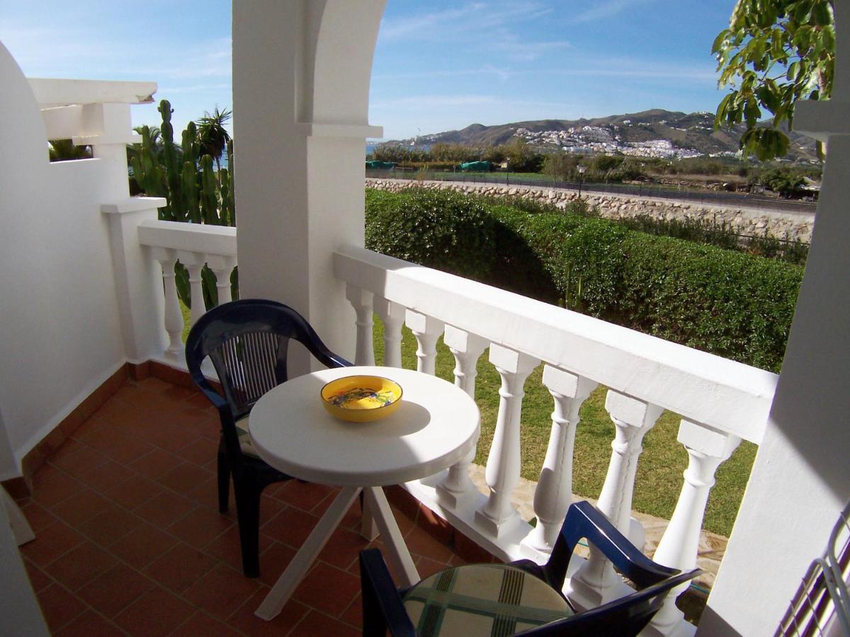 Апартаменты Stella Maris - Sleeps 4 Нерха Экстерьер фото